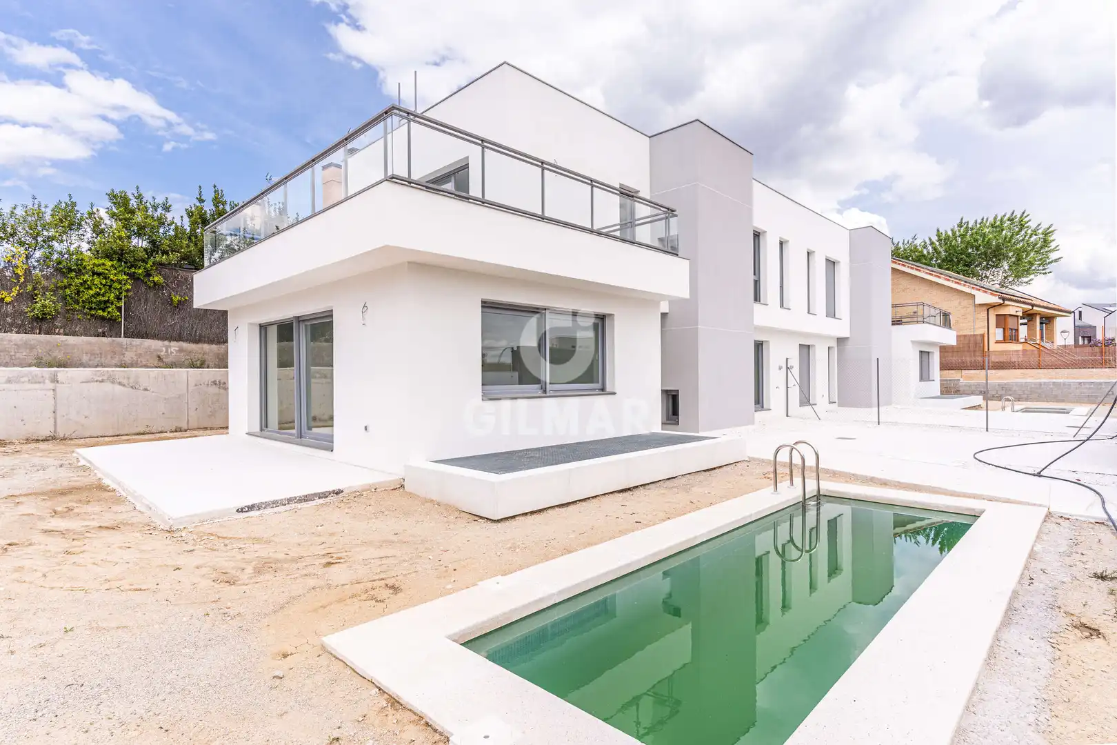 Vista exterior de Casa adosada en venta en Torrelodones con Calefacción, Jardín privado y Piscina