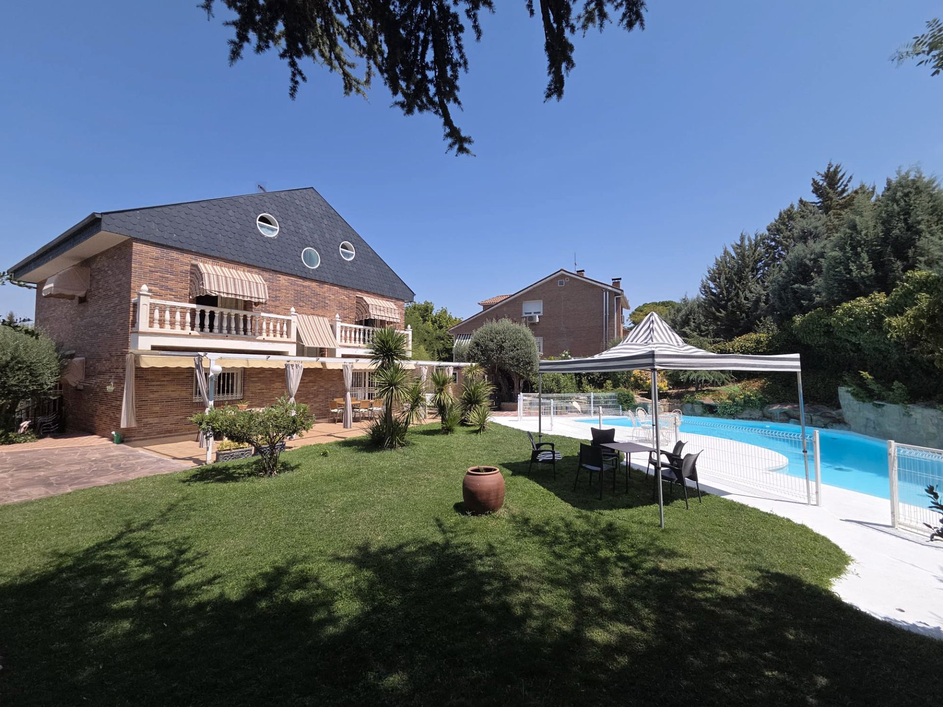 Garden of House or chalet for sale in Móstoles  with Air Conditioner, Heating and Private garden