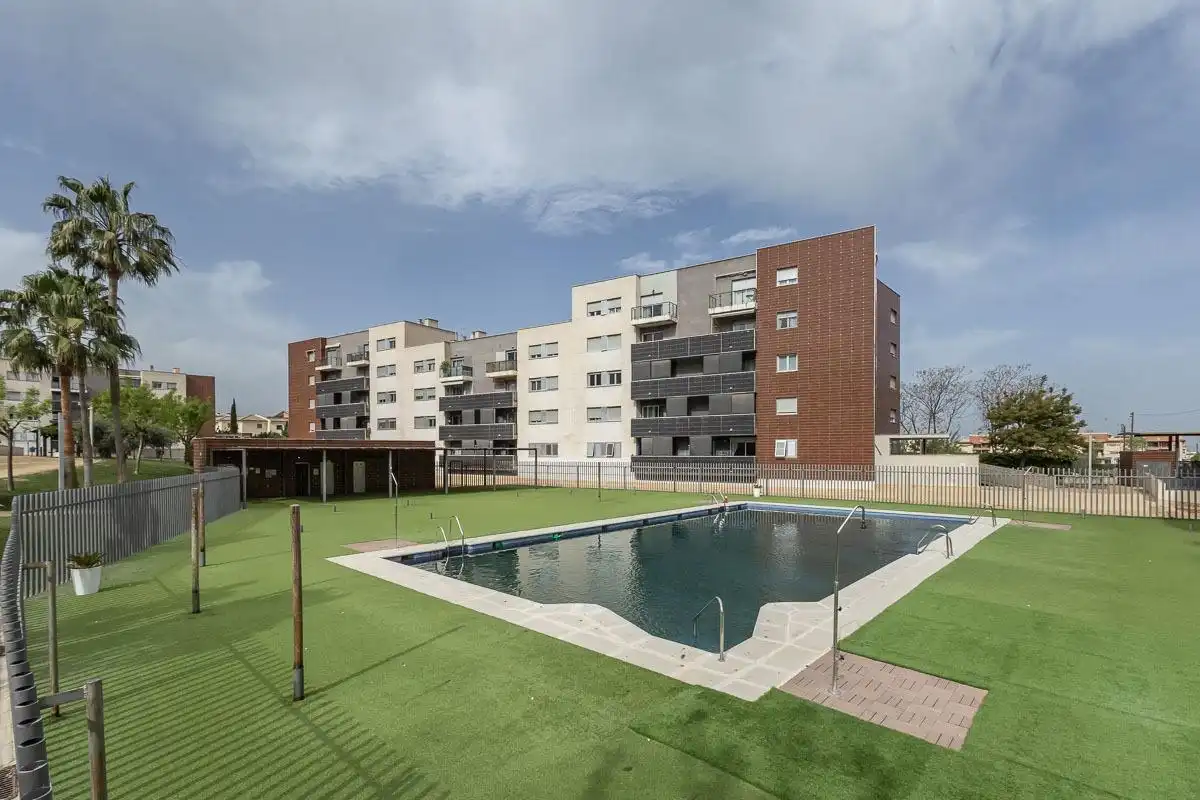 Piscina de Pis en venda en Alhendín amb Aire condicionat, Calefacció i Jardí privat