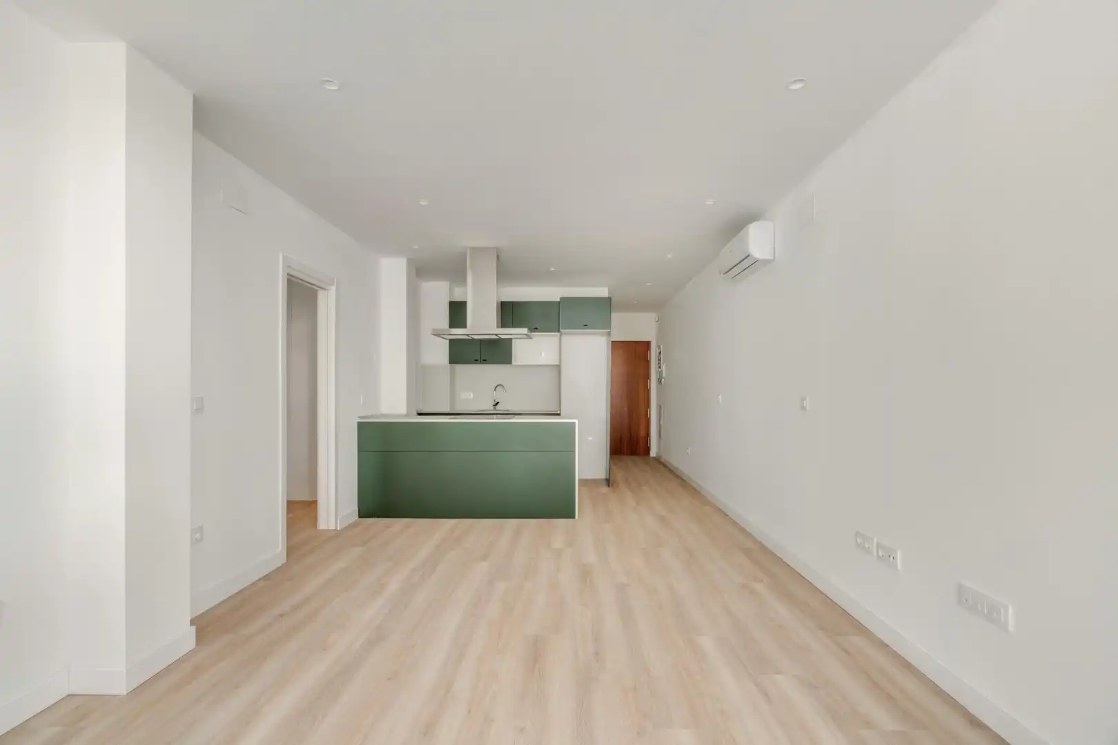Flat with terrace for sale in Plaza Nogalera, imagen 3