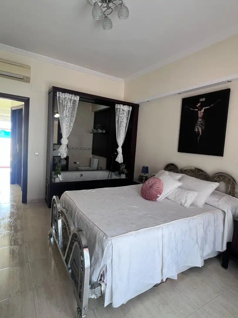 Dormitori de Casa o xalet en venda en Mairena del Alcor
