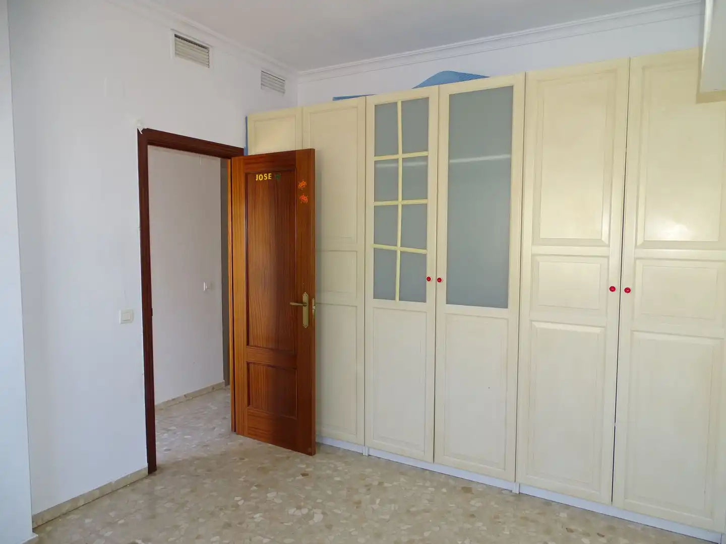 Dormitori de Casa o xalet en venda en Utrera amb Calefacció, Terrassa i Traster