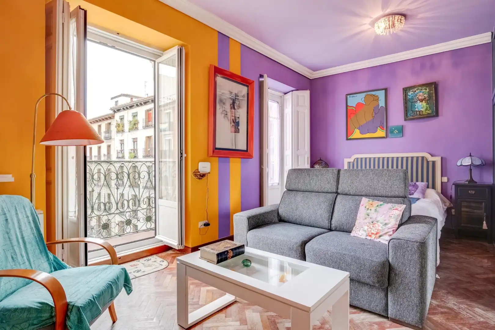Sala d'estar de Apartament de lloguer en Madrid amb Calefacció, Parquet i Balcó