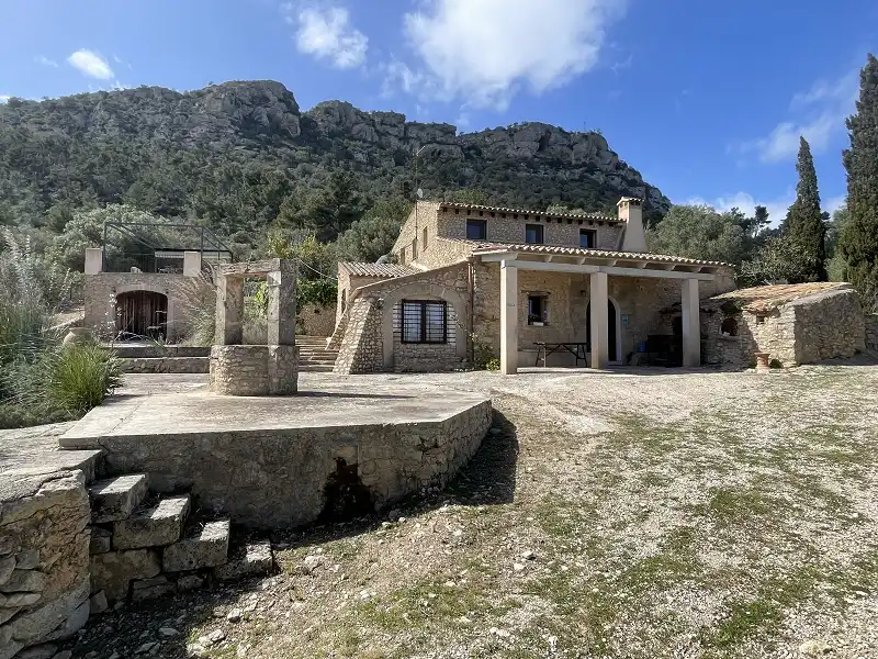 Außenansicht von Country house zum Verkauf in Llucmajor mit Privatgarten, Terrasse und Schwimmbad