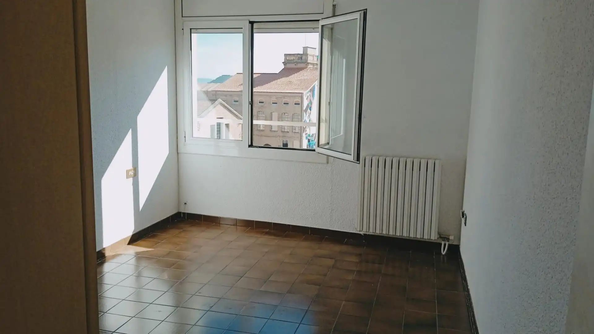 Dormitori de Pis en venda en Manresa amb Calefacció i Alarma