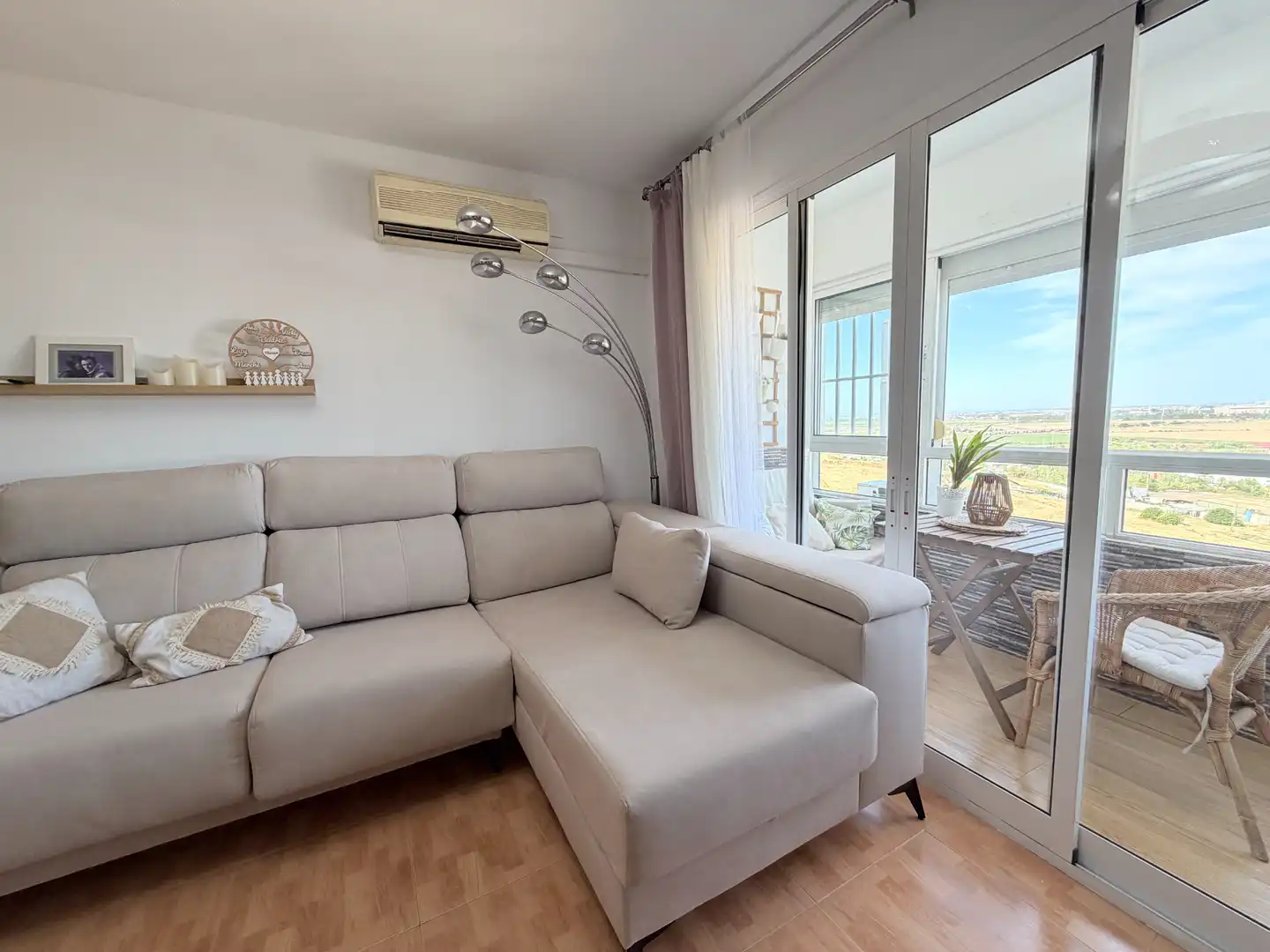 Sala de estar de Piso en venta en Camas con Aire acondicionado, Balcón y Internet