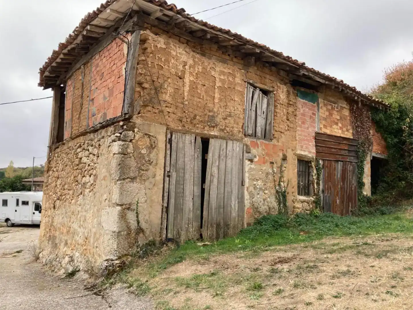 Vista exterior de Pis en venda en Miraveche amb Jardí privat i Moblat