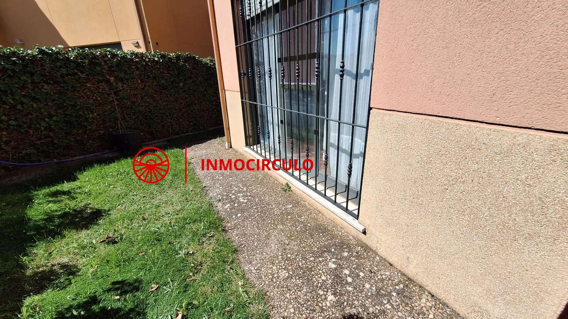 Vista exterior de Casa adosada en venta en Cogollos con Calefacción y Jardín privado
