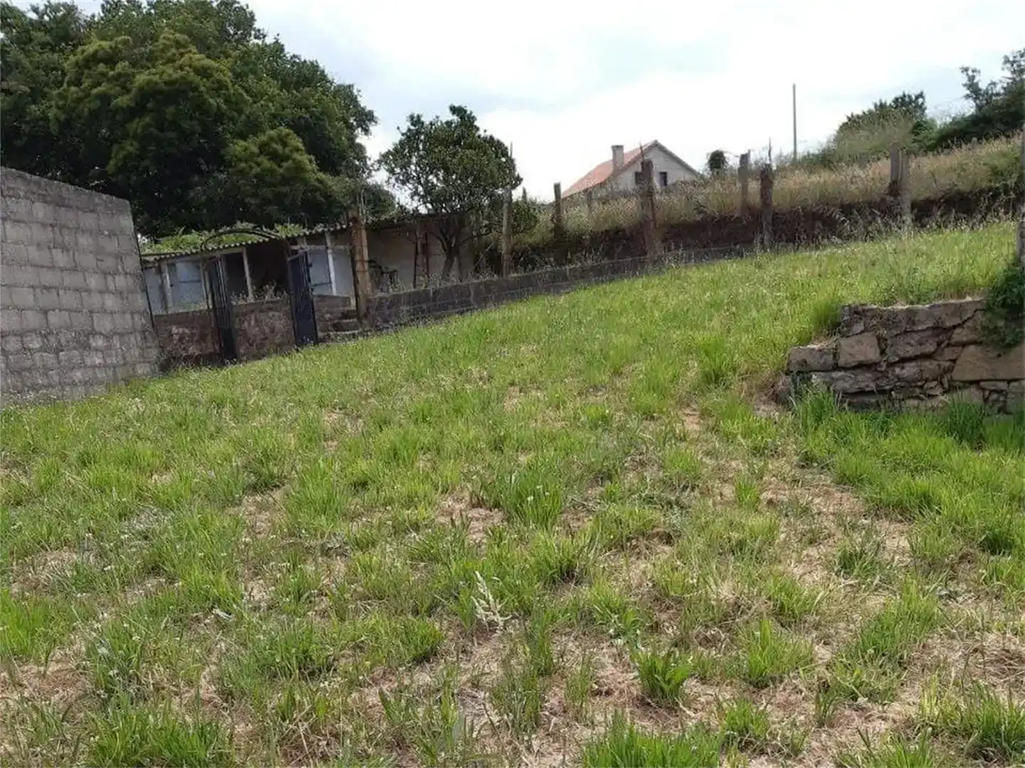 Casa o xalet en venda en Pontevedra Capital  amb Jardí privat