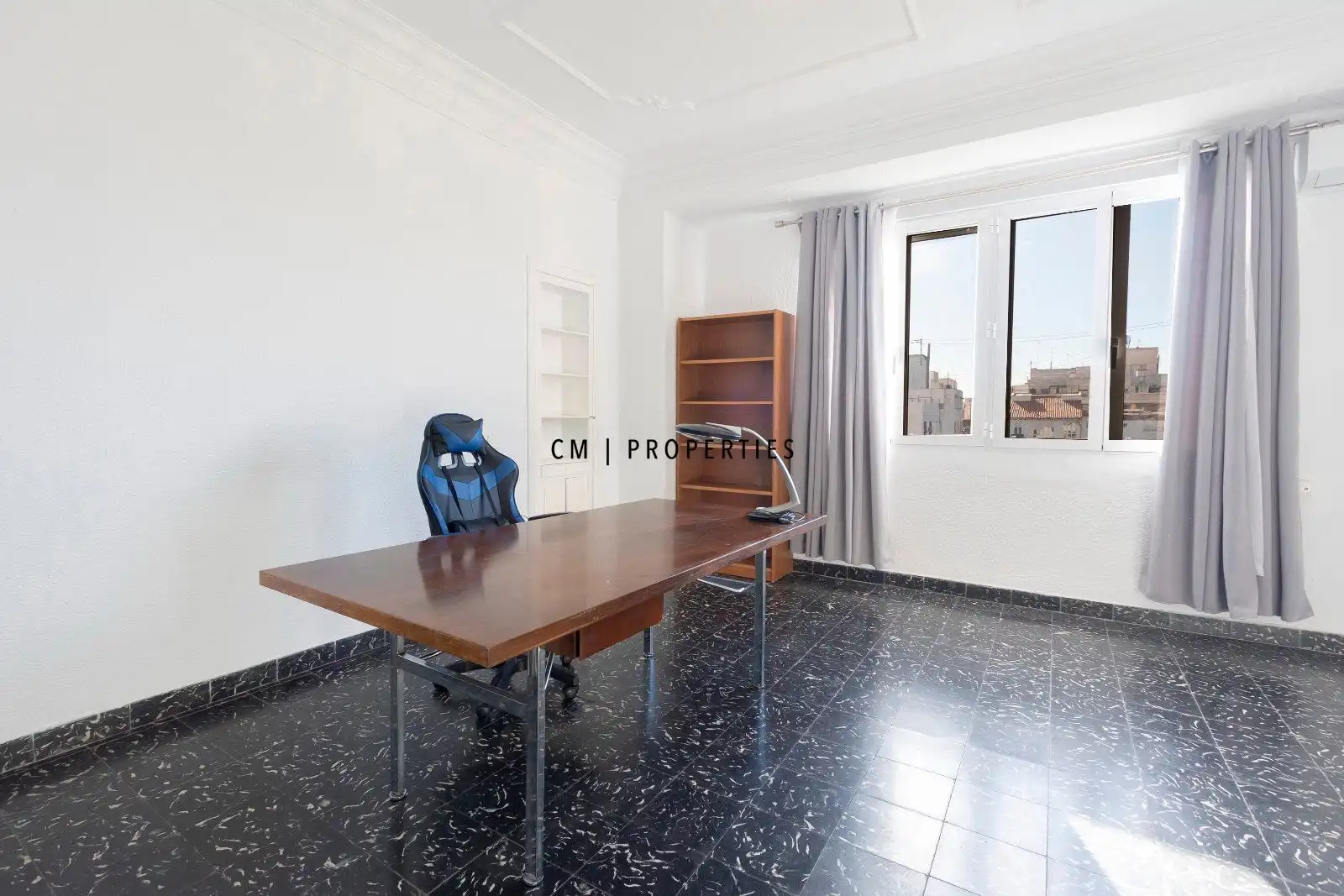Office for rent in Valencia  with Air Conditioner, Heating and Furnished