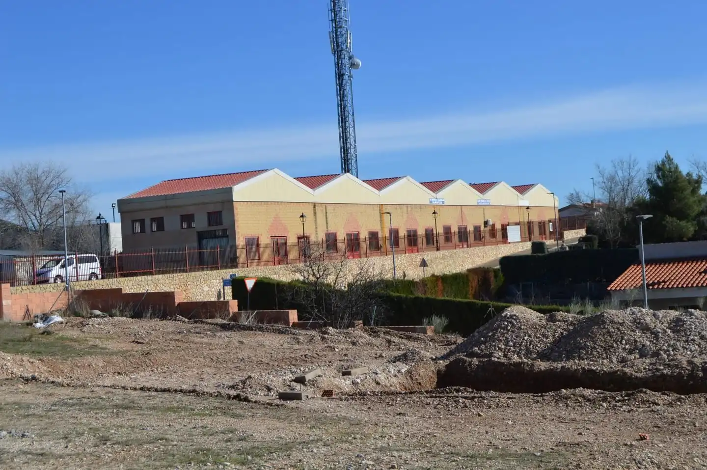 Vista exterior de Nave industrial en venta en Barajas de Melo
