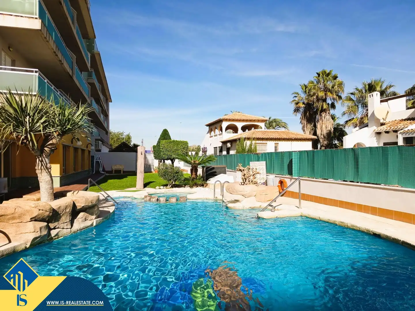 Piscina de Àtic en venda en Orihuela amb Terrassa, Moblat i Piscina comunitària