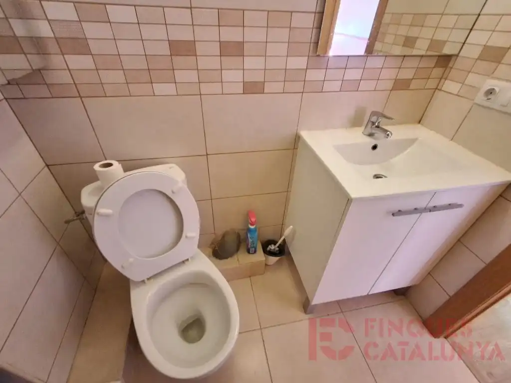 Bathroom of Flat for sale in Girona  with Furnished and Balcony