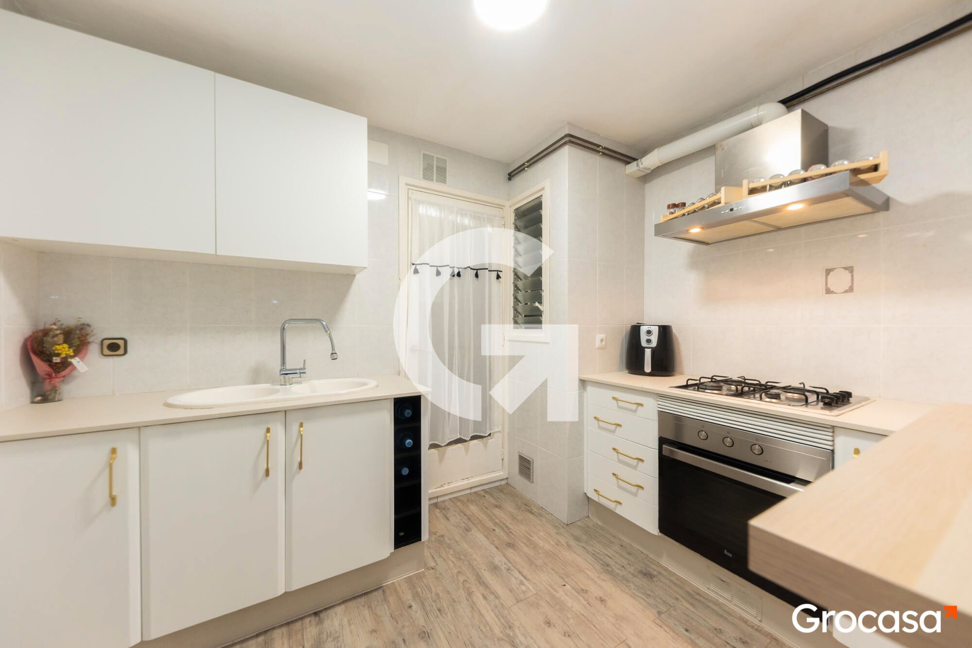 Kitchen of Flat for sale in El Prat de Llobregat  with Air Conditioner, Heating and Oven