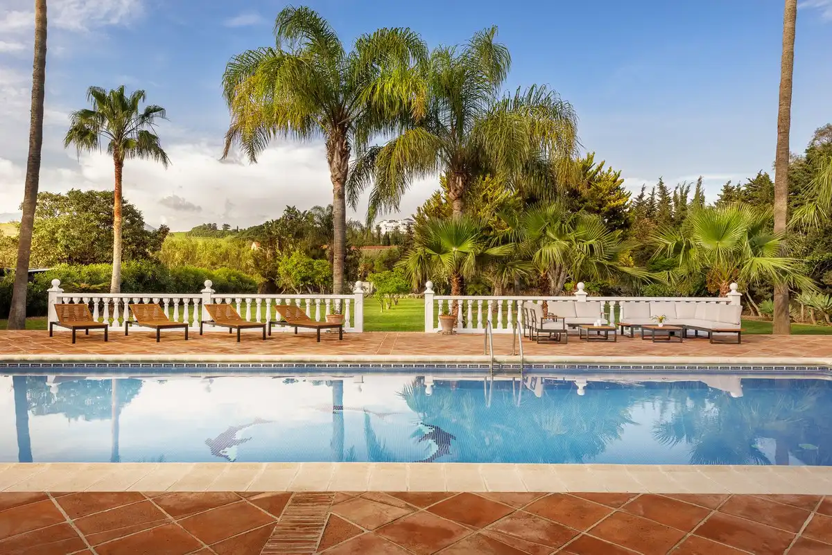 Piscina de Terreno en venta en Manilva