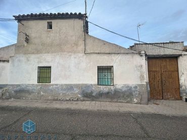 Casa con jardín en venta en Calle Don Felipe