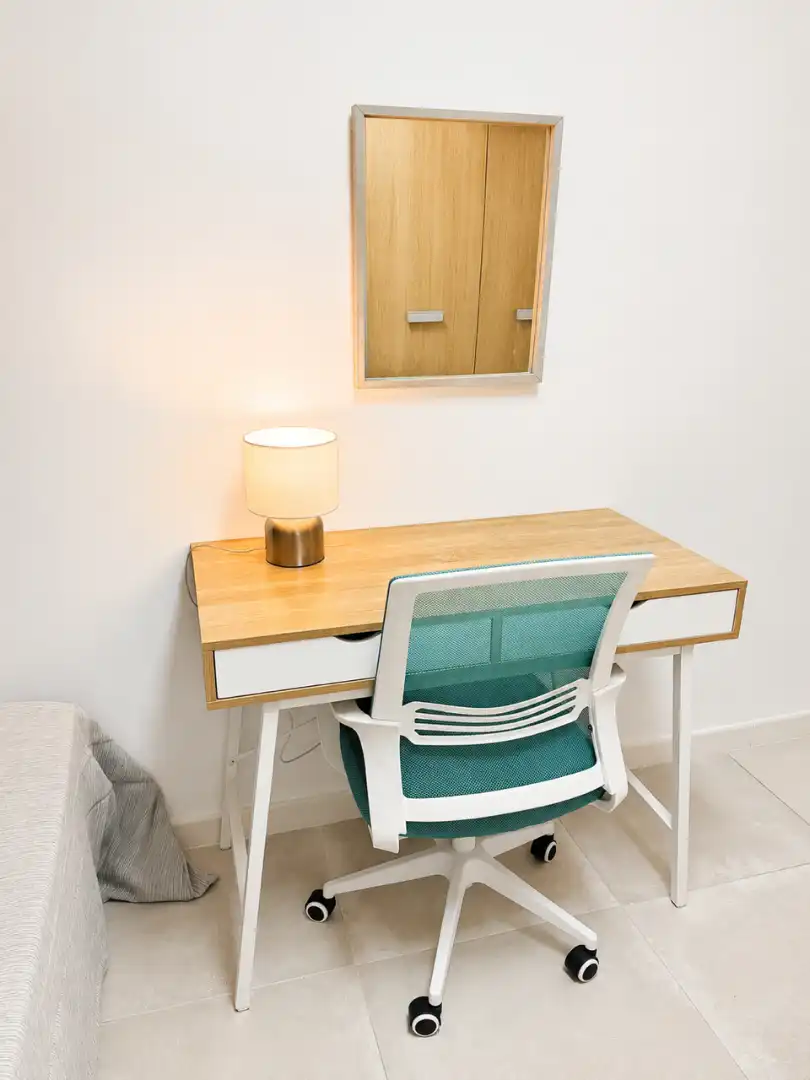 Bedroom of Study for share in Sevilla  with Air Conditioner, Heating and Furnished
