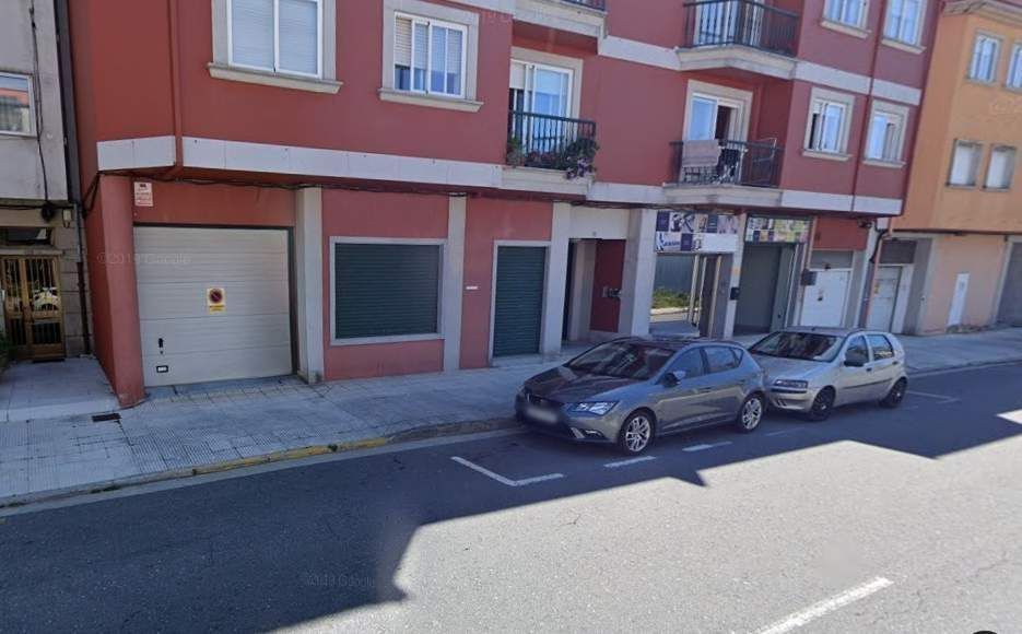 Aparcament de Local de lloguer en Pontevedra Capital  amb Calefacció