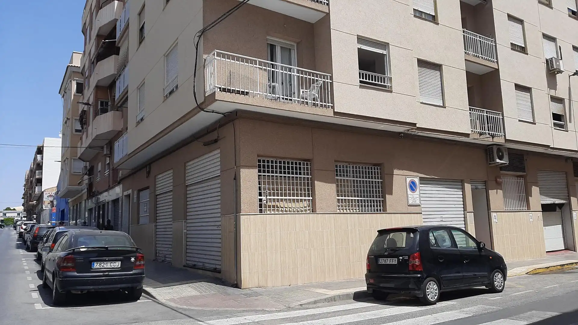 Vista exterior de Local en venta en Elche / Elx
