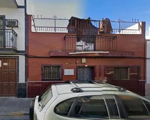 Exterior view of Flat for sale in  Sevilla Capital