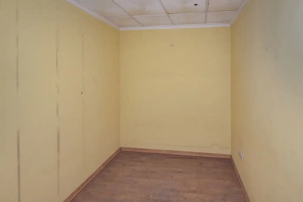 Business premises for sale in Av República Argentina, imagen 12