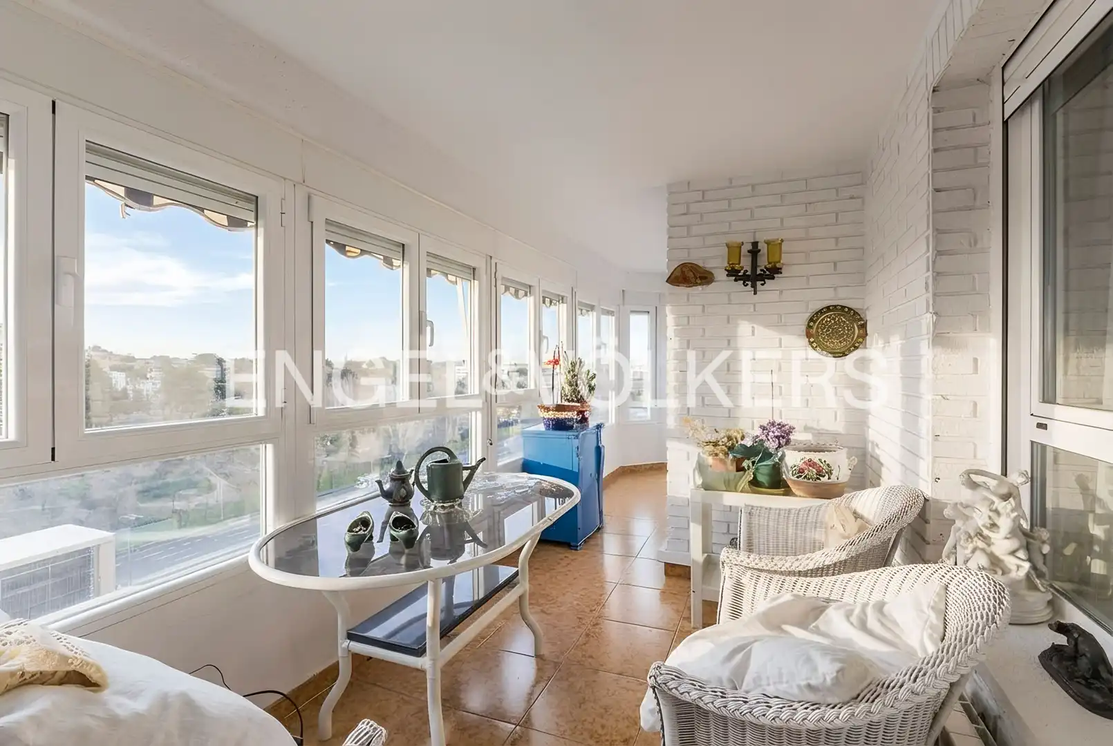 Außenansicht von Wohnung zum Verkauf in Madrid mit Klimaanlage, Heizung und Privatgarten