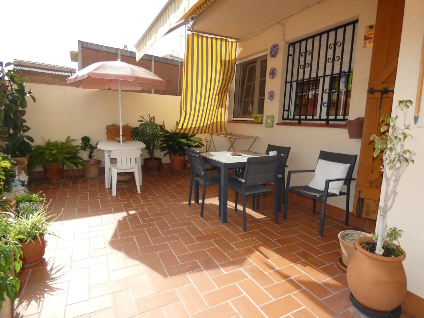 Terraza de Piso en venta en Cornellà de Llobregat con Calefacción, Terraza y Horno