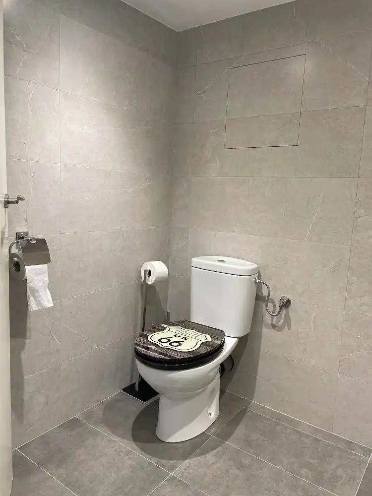Badezimmer von Fabrikhallen zum Verkauf in Barcelona