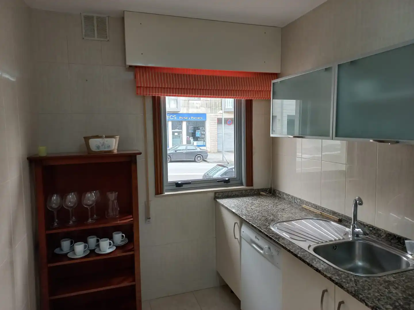 Küche von Wohnung zur Miete in Santiago de Compostela  mit Heizung, Terrasse und Möbliert
