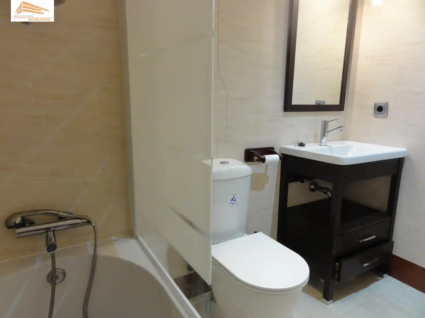 Baño de Piso en venta en Valladolid con Calefacción y Parquet
