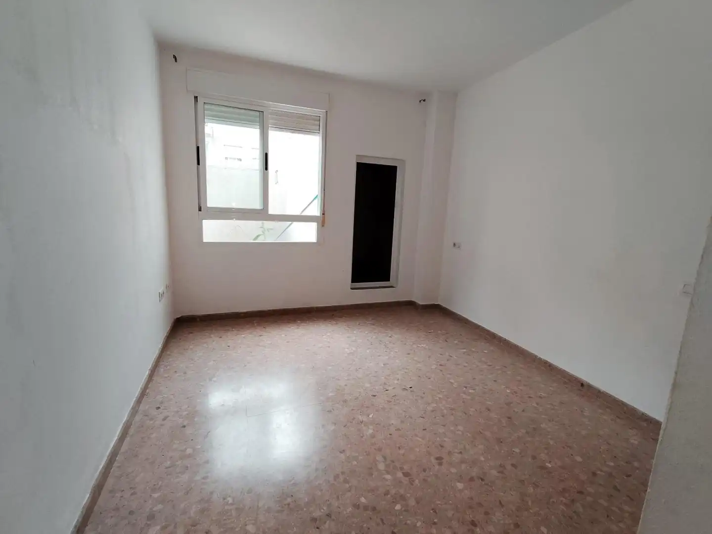 Habitación de Piso en venta en Castellón de la Plana / Castelló de la Plana con Terraza y Trastero
