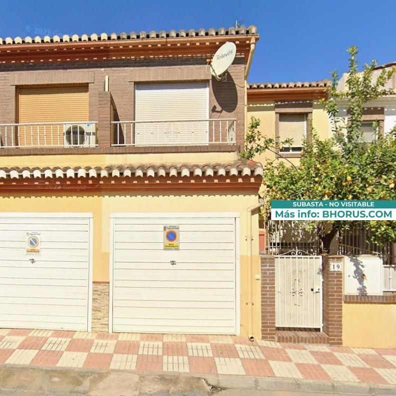 Vista exterior de Casa o xalet en venda en Vegas del Genil amb Jardí privat