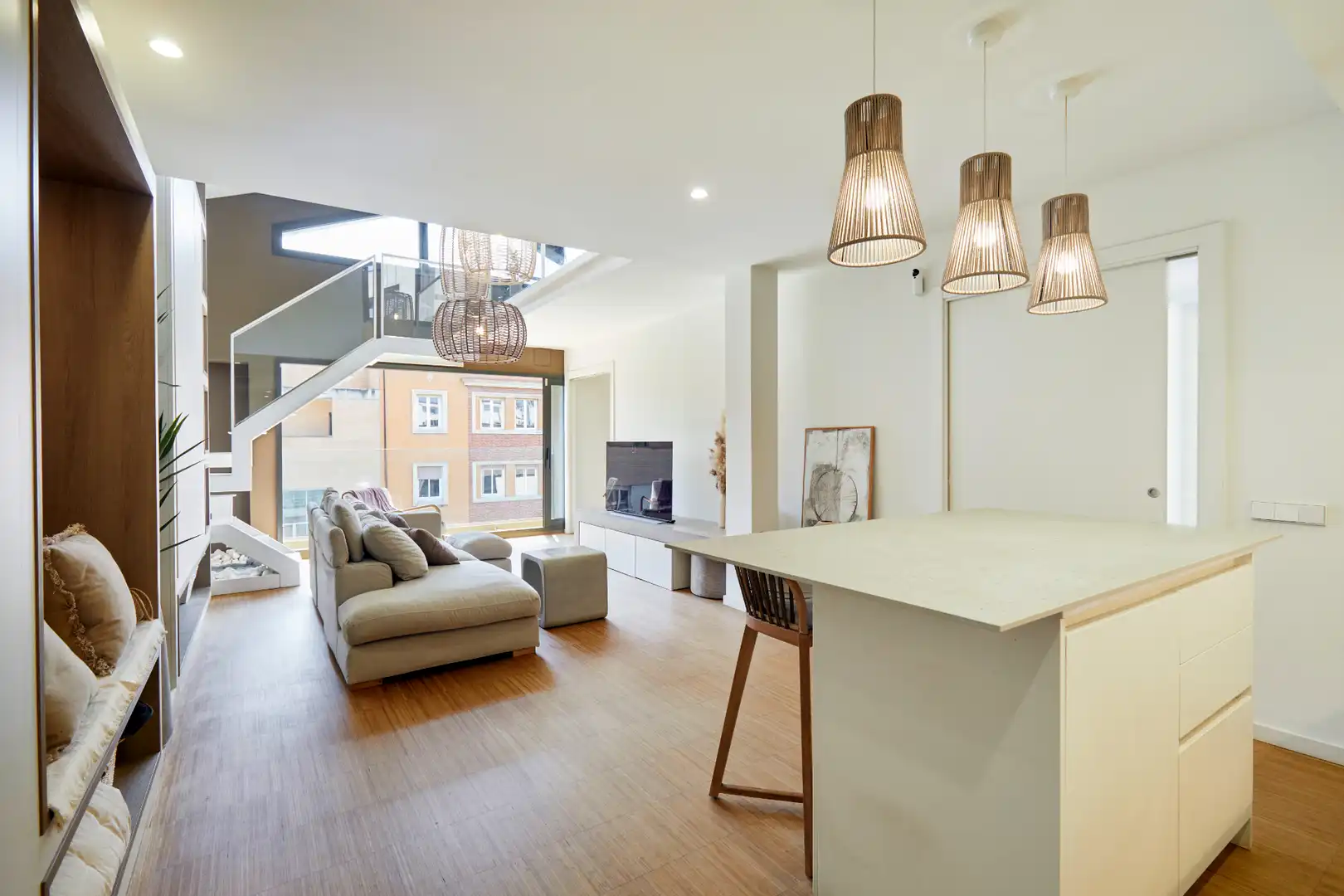 Sala de estar de Dúplex en venta en Barcelona con Aire acondicionado, Calefacción y Parquet