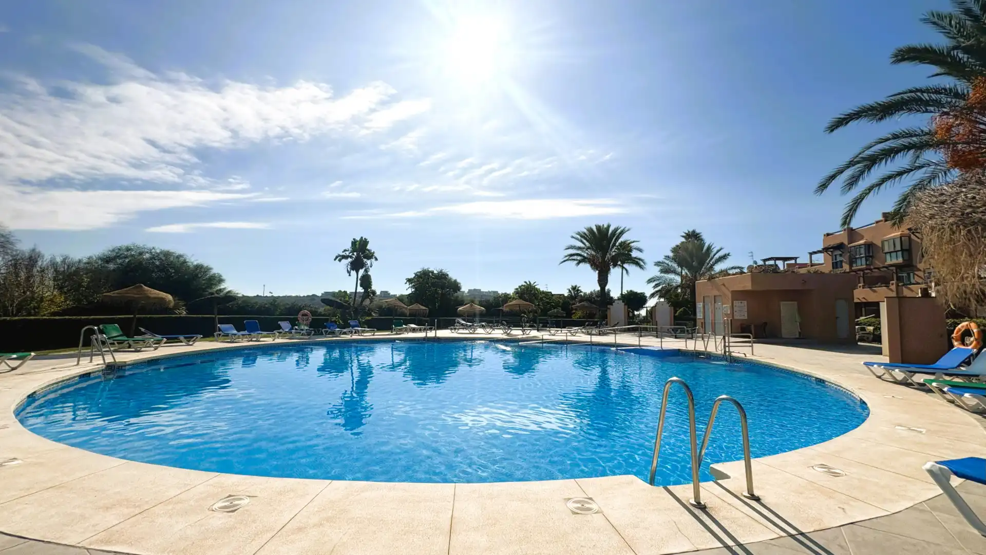 Piscina de Planta baixa en venda en Casares amb Aire condicionat, Terrassa i Piscina