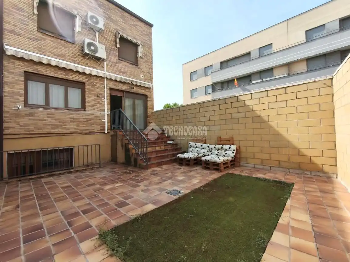 Casa aparellada en venda a Medina del Campo, imagen 17