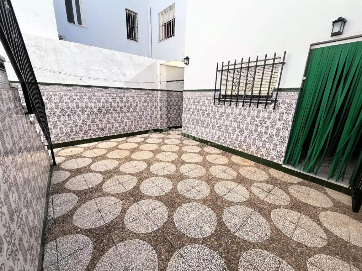 Exterior view of Detached homes for sale in San Fernando  with Air Conditioner, Balcony and Alarm