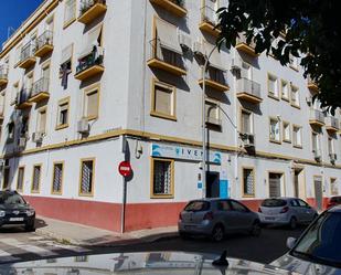 Exterior view of Flat for sale in  Sevilla Capital  with Air Conditioner