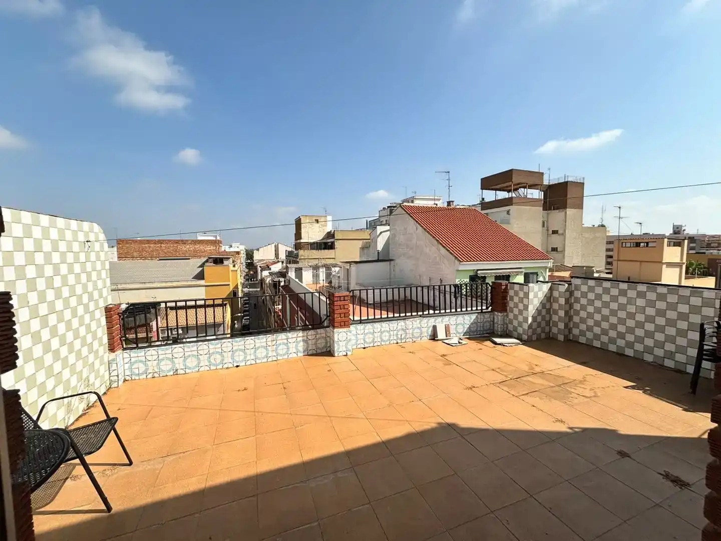 Vista exterior de Àtic en venda en Paiporta amb Aire condicionat