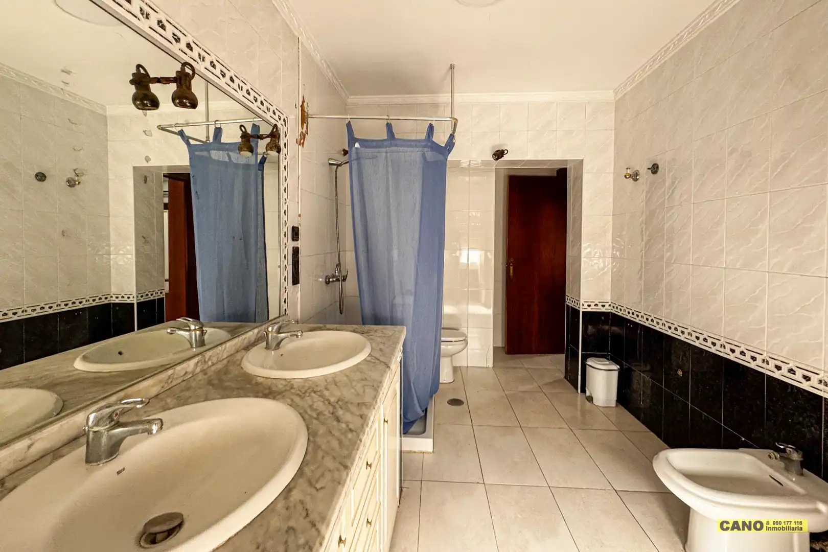 Badezimmer von Wohnung zum Verkauf in Almería