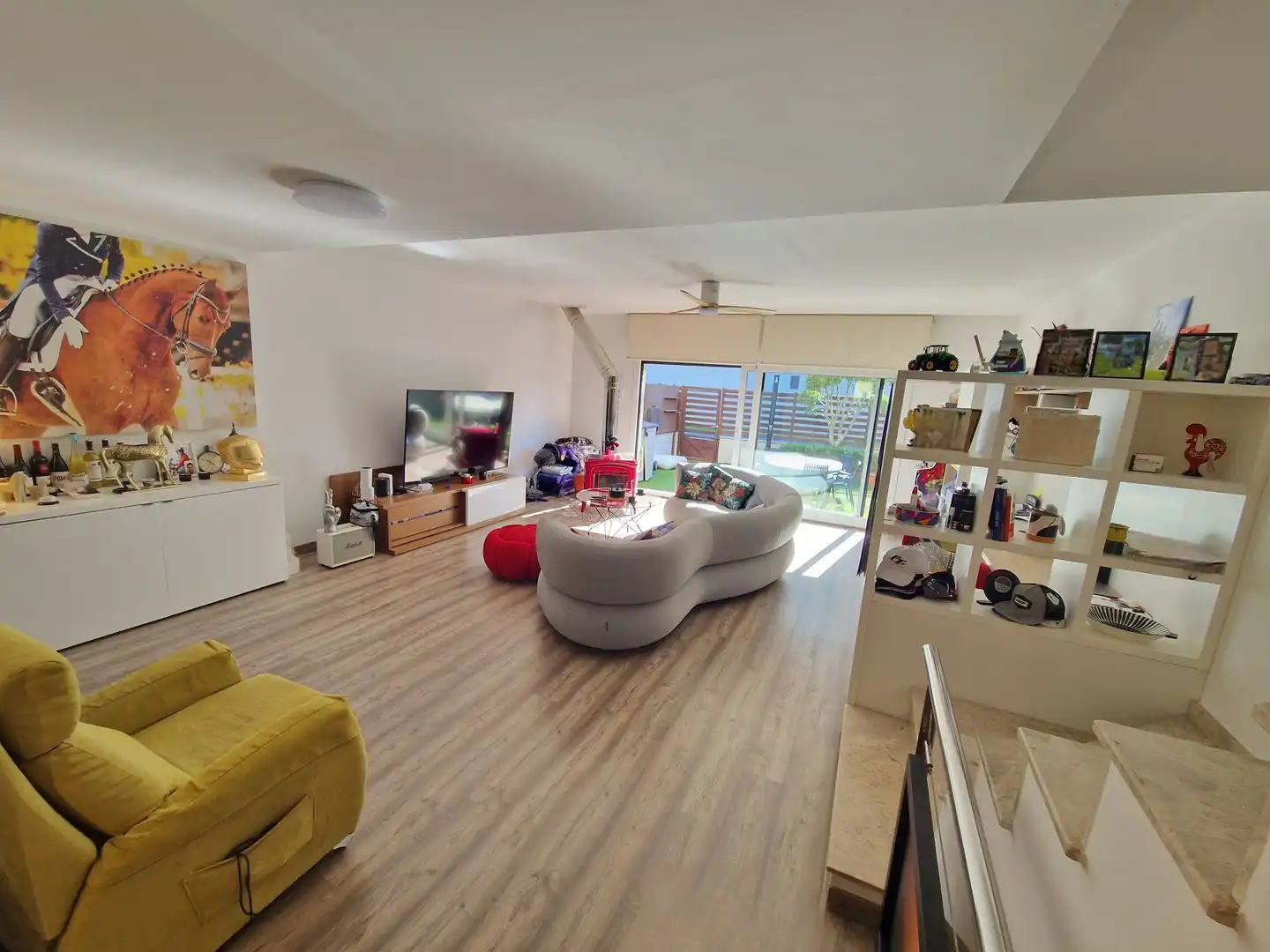 Wohnzimmer von Einfamilien-Reihenhaus zum Verkauf in Dosrius mit Klimaanlage, Heizung und Gemeinschaftspool