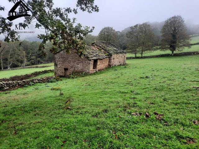 Casa-chalet en Venta en Luena