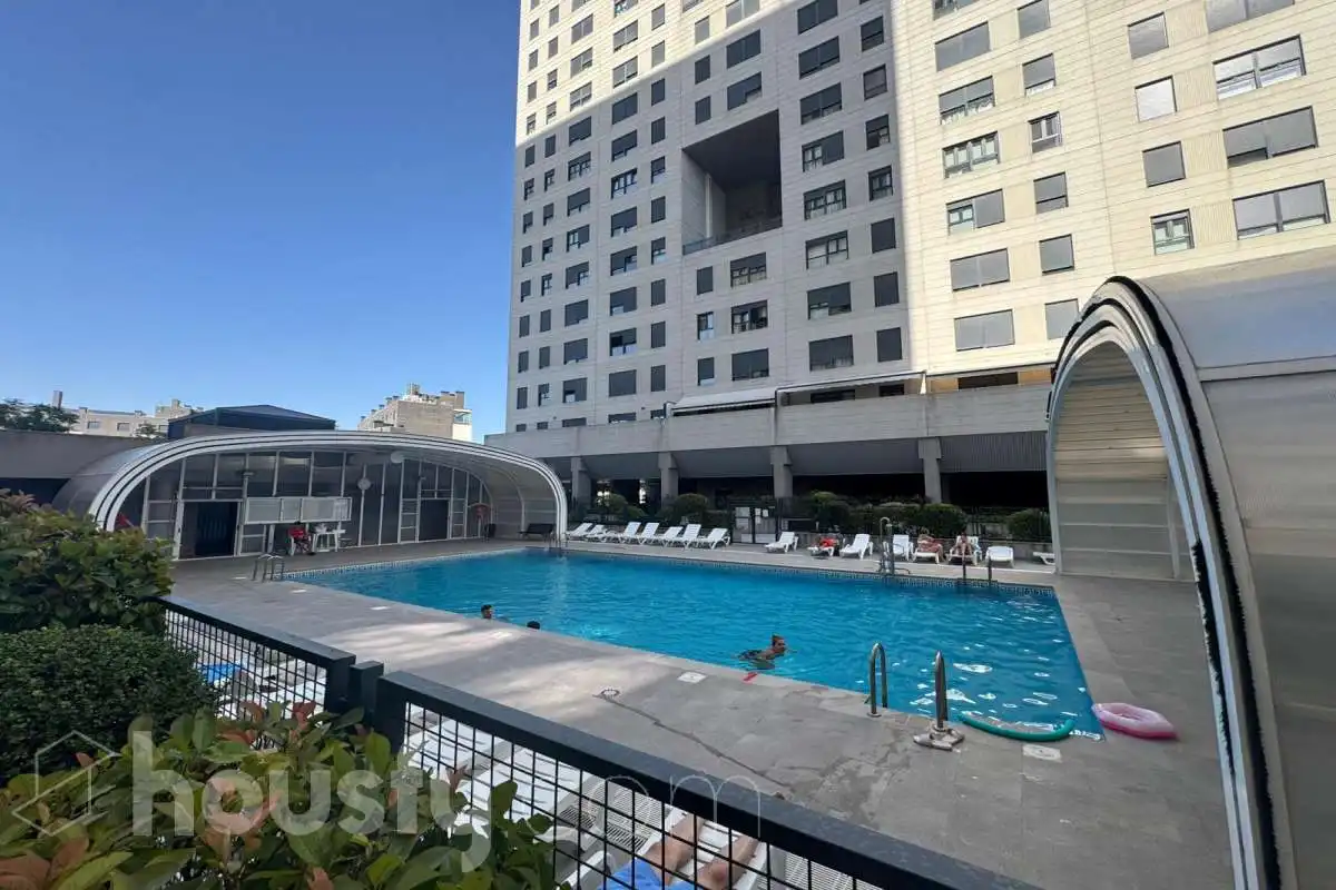 Piscina de Piso de alquiler en Coslada con Aire acondicionado, Calefacción y Parquet