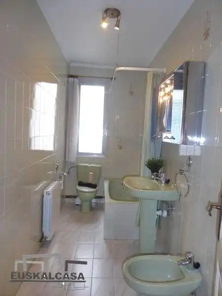 Bathroom of Flat for sale in Bilbao   with Heating and Balcony