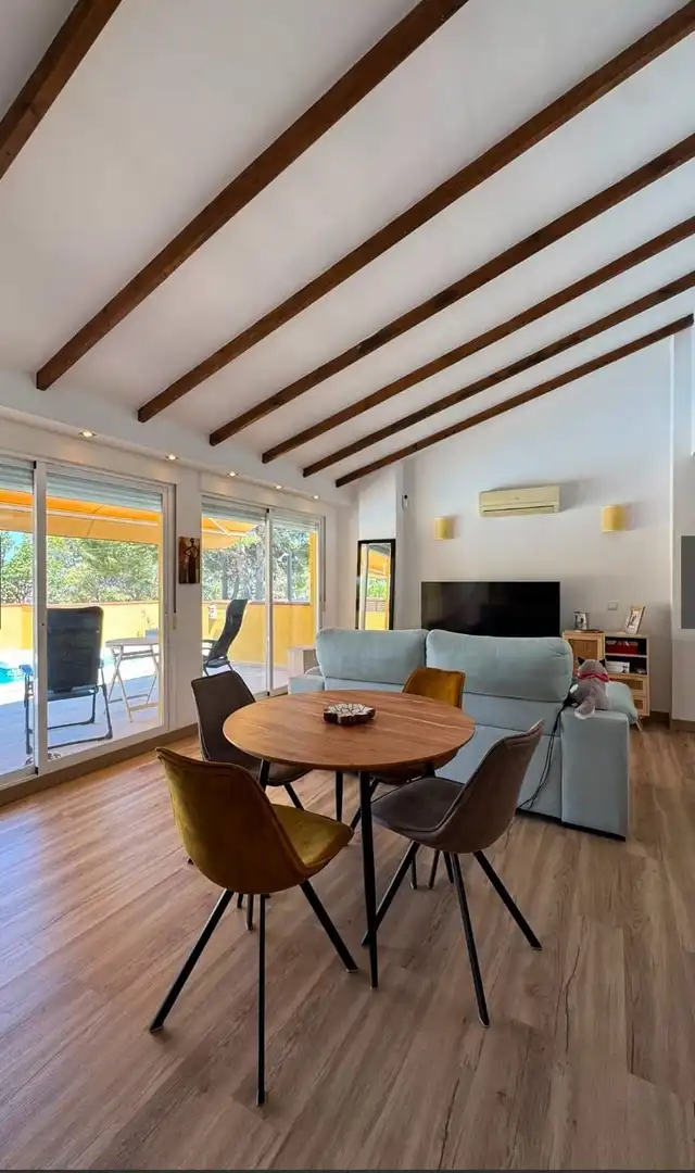 Sala d'estar de Casa o xalet en venda en La Nucia amb Aire condicionat, Calefacció i Terrassa