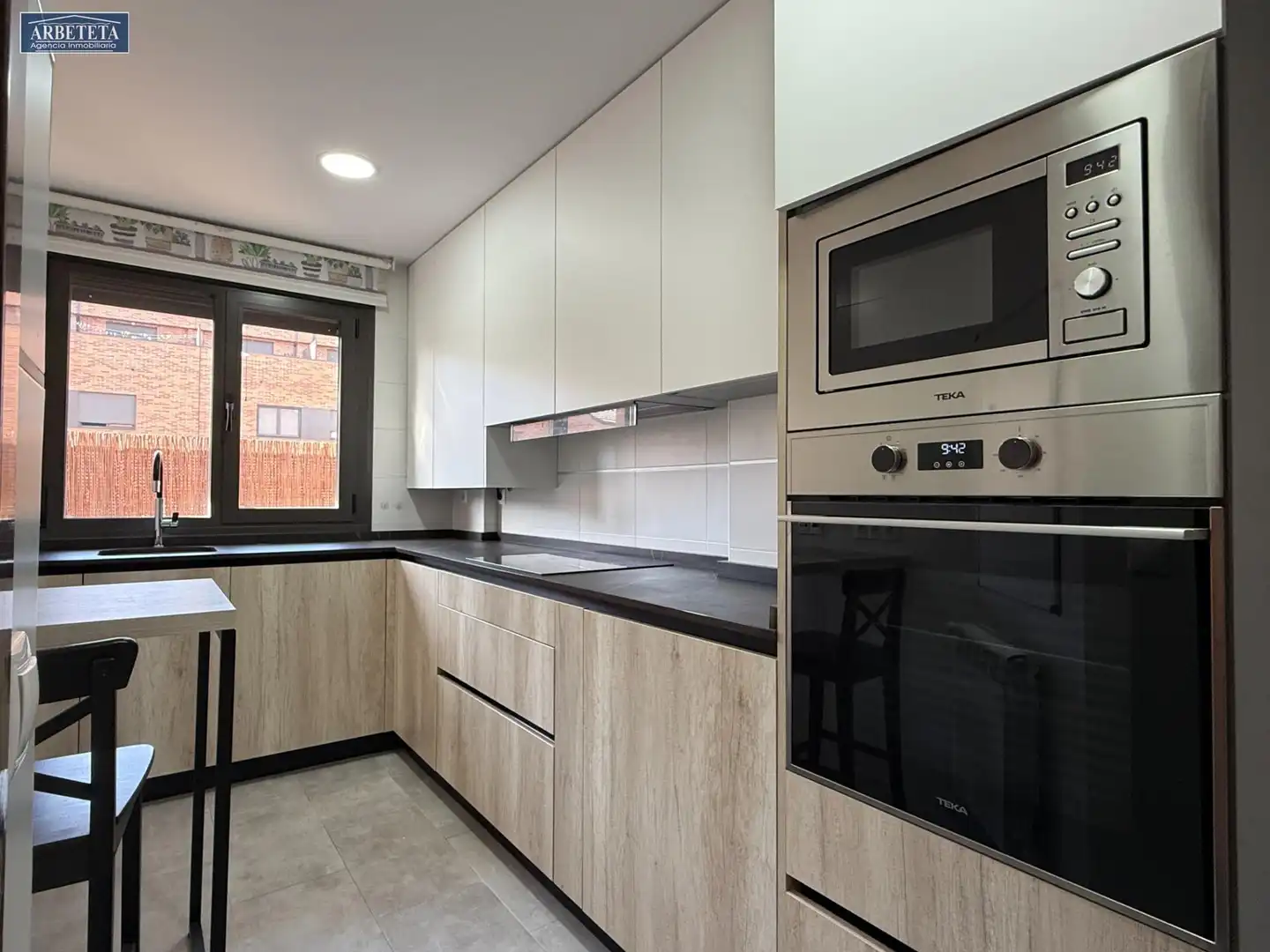 Casa adosada en venta en Urb. Belvalle
