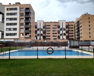 Piscina de Pis en venda en  Logroño amb Aire condicionat, Calefacció i Terrassa