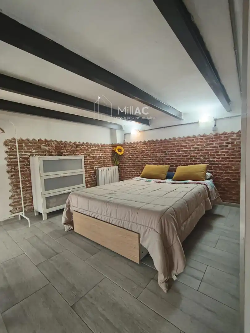 Dormitori de Dúplex en venda en Madrid amb Calefacció i Jardí privat
