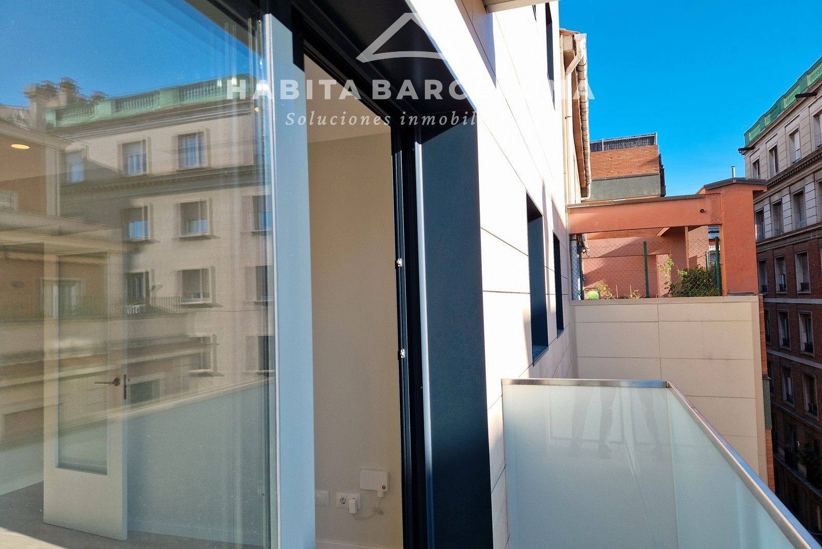 Balcony of Flat to rent in  Barcelona Capital  with Air Conditioner, Heating and Parquet flooring