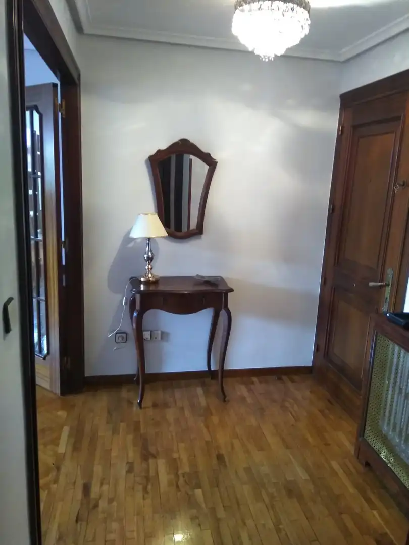 Wohnung zur Miete in Calle Uría, 40, Salesas - Foncalada - Campoamor