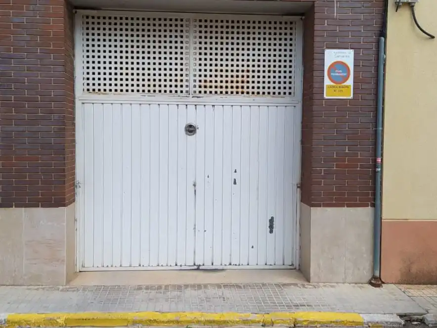 Parkplatz von Garage zum Verkauf in Camarles